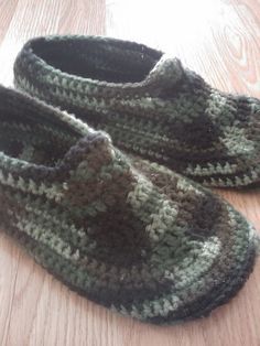 Men's Crochet Slippers Free Pattern, Crochet Mens, Diy Crochet Slippers, Crochet Slipper Boots, Crocheted Slippers, Easy Crochet Slippers, Slipper Pattern, Crochet Slipper, Crochet Men