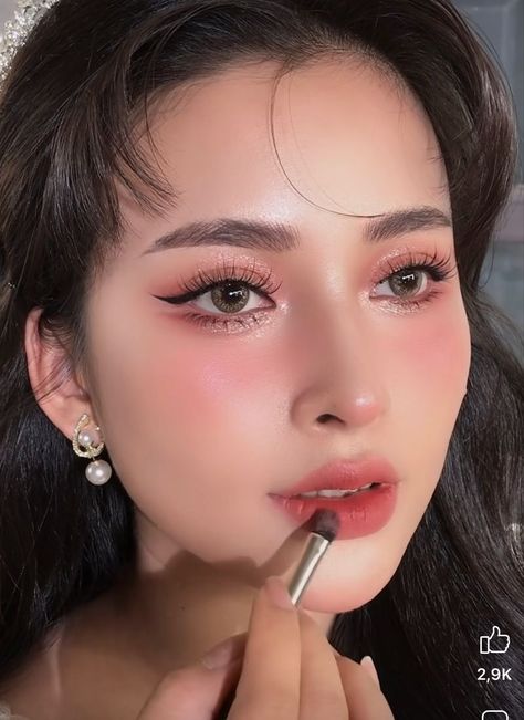 Korean Makeup Look Pink, Douyin Makeup Wedding, Asia Makeup Look, Make Asiatica, 1 Ponytail Hairstyles, Hanbok Makeup, Thai Makeup Looks Wedding, Chinese Wedding Makeup, Chinese Bridal Makeup