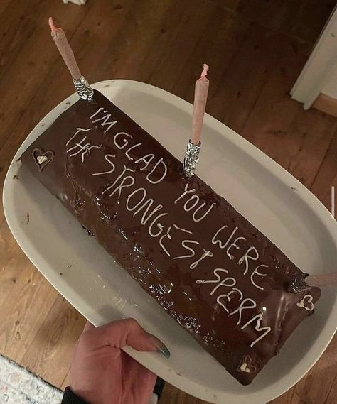 Tumblr, Essen, 21st Bday Cake, 30th Birthday Party Themes, Cake Meme, Birthday Cake For Boyfriend, Ugly Cakes, Cake For Boyfriend, Birthday Jokes
