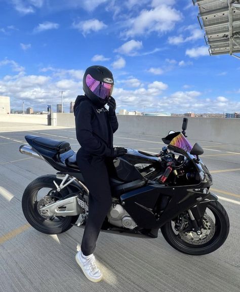 Anime Halloween Pfp Matching, Bike Riding Outfit, Motorbike Yamaha, Hjc Helmets, Bike Couple, Biker Helmets, Motocross Love, Biker Aesthetic, Motorcycle Aesthetic