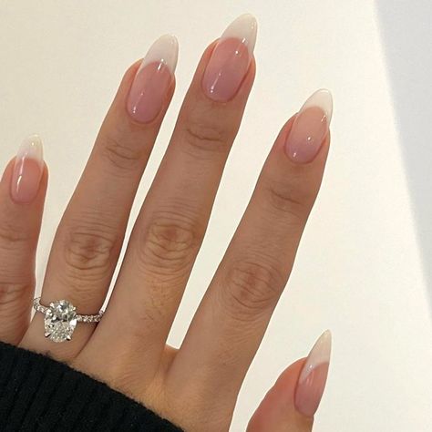 French Vanilla Nails Acrylic, Vanilla French Nails Almond, Nail Ideas Vanilla, Vanilla Tips Nails, Balayage, Vanilla French Manicure Nails, Vanilla Nails French, Type Of French Nails, Vanilla Aesthetic Nails