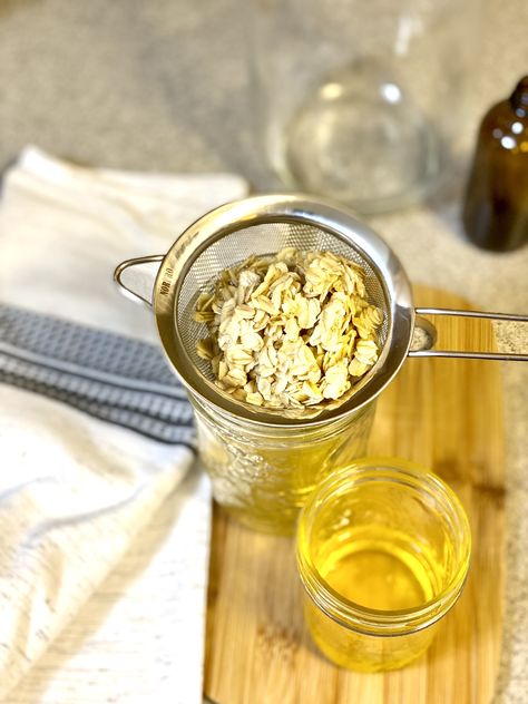 When adding oat to skin and body care, colloidal oats are a more popular over whole grain because they're processed to concentrate the healing compounds found in oats. I wanted to know what benefits I would get infusing the whole grain into oil - I LOVED my finished product! It's lightly oat scented and adds extra soothing to jojoba's application. I used it in a whipped body butter with shea and cacao butters, coconut oil, and sweet orange oil. Follow the link for more info on infusing oils. Nature, Diy Toiletries, How To Make Oats, Homemade Body Butter, Soap Ideas, Autoimmune Paleo, Benefits Of Coconut Oil, Infused Oils, Coconut Oil Hair
