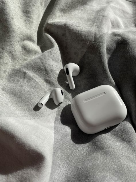 airpods 3, headphones, apple, iphone, aesthetic, sun, morning, bad, sleep, music, listening, case Airpods Pro Photography, Airpods Pictures, Ear Pods Aesthetic, Airpods Snap, Airpods Aesthetic, Ear Pods, Air Pods Pro, Iphone Airpods, Airpods Apple