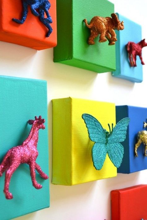 Decoration Inspiration: 14 DIY Wall Art Projects for Under $100 Plastic Animal Crafts, Projek Diy, Kids Canvas Painting, Kerajinan Diy, Weekend Crafts, Diy Bricolage, Animal Canvas, Plastic Animals, Animal Crafts