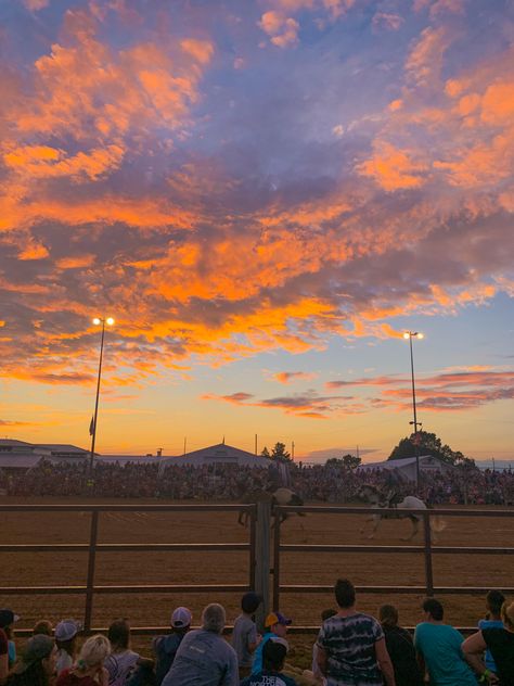 #rodeo #country #sunset #wisconsin #horse #horses #cowboy Mexico, Sunsets In The Country, Orange Western Aesthetic, Sunsets Country, Kylee Core, Western Backgrounds, Rodeo Aesthetic, Rodeo Pictures, Country Sunrise