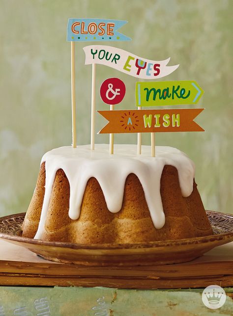 A mountain of wishes come along with this easy to decorate cake with free printables from Hallmark. Diy Cake Topper Birthday, Diy Birthday Cake, Birthday Cake Topper Printable, Cake Banner, Diy Cake Topper, Cake Banner Topper, Salty Cake, Happy Birthday Cake Topper, Cool Birthday Cakes