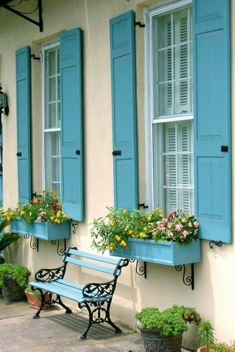 Colorful Shutters, Window Shutters Exterior, Shutter Colors, Blue Shutters, Pintura Exterior, Yellow Houses, Exterior Paint Colors For House, Shutters Exterior, Window Shutters