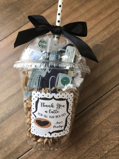 Bring joy to your friends and family this holiday season with a coffee gift basket overflowing with delicious treats! Our baskets are carefully curated to include unique and delicious coffee products from around the world. Starbucks Gift Card Holder, Coffee Gift Card, Staff Appreciation Gifts, Appreciation Gifts Diy, Coffee Gift Basket, Coffee Gifts Card, Teacher Appreciation Gifts Diy, Teen Christmas Gifts