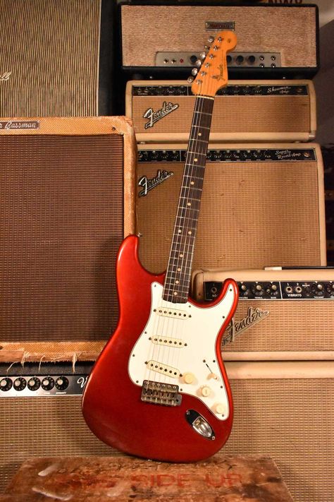 1965 Fender Stratocaster Candy Apple Red - Serial: L98009 - Cesco's Corner Guitars Red Fender Stratocaster, Vintage Guitar, Guitar Stuff, Candy Apple Red, Apple Red, Fender Stratocaster, Candy Apple, Red Candy, Fender Guitars