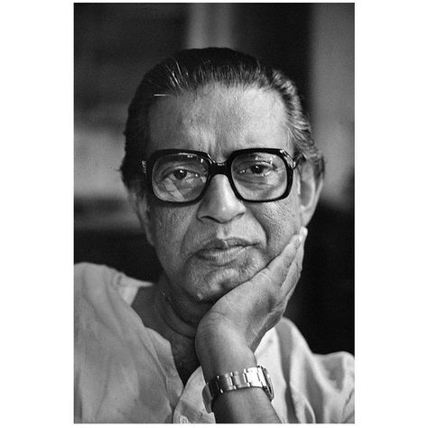 Raghu Rai on Instagram: "Satyajit Ray." Indian Men Portrait, Satyajit Ray Portrait, Satyajit Roy, Bengali Aesthetic, Famous Indian Artists, Street Photography People, Old Man Portrait, Satyajit Ray, Indian Illustration