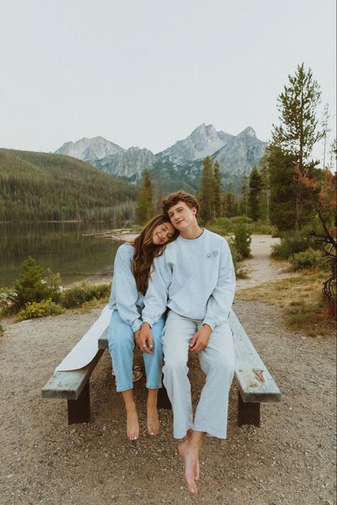 Moving Engagement Photos, Outdoor Engagement Photos Mountains, Camping Couples Pictures, Couples Photoshoot In Mountains, Couples Camping Photography, Campsite Engagement Photos, Summer Camping Photoshoot, Casual Beach Proposal, Camping Engagement Shoot