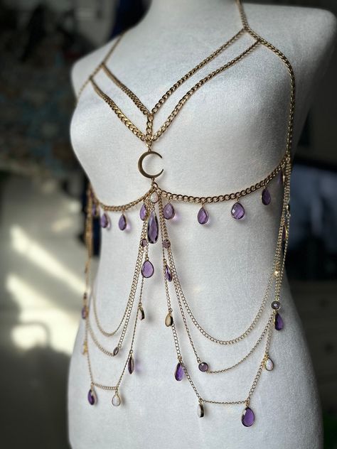 There is an average 2-3 week turn around time for most items! Some times a little longer depending on the time of year etc. Please choose express creation and shipping for the fastest service🖤 Bra Jewelry Body Chains, Purple Body Jewelry, Underbust Jewelry, Jewelry Corset, Diy Body Jewelry, Dress With Jewellery, Pearl Body Jewelry, Beaded Body Chain, Skirt Jewelry