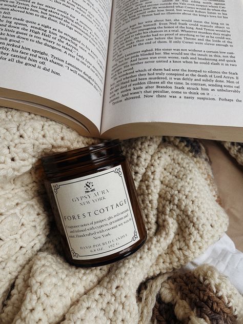 Fantasy Candles, Bougie Aesthetic, Fantasy Candle, Bookish Candle, Books And Candles, Bookish Candles, Candle Photography Ideas, Candle Photography, Candle Picture