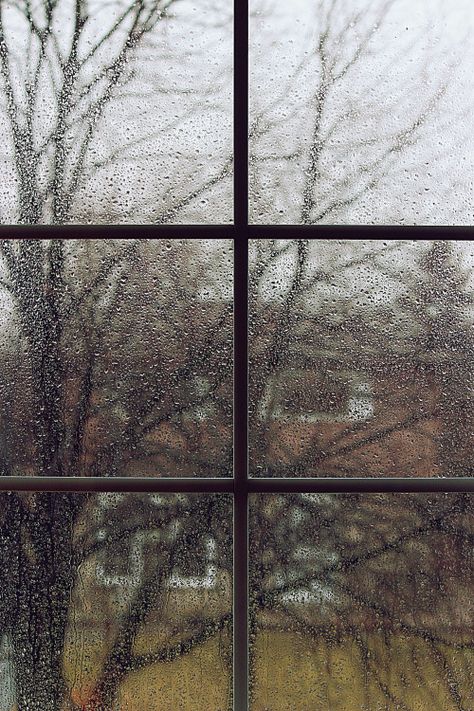 Photo Rain Core, Rainy Mood, Photo Dream, I Love Rain, Living In England, Christmas Aesthetic Wallpaper, Love Rain, Rainy Weather, Window View