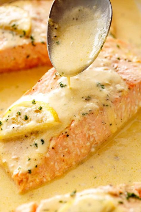 Salmon Sauce Recipes, Salmon With Cream Sauce, Butter Cream Sauce, Baked Salmon Lemon, Lemon Butter Salmon, Resep Seafood, Lemon Cream Sauces, Sauce For Salmon, Butter Salmon