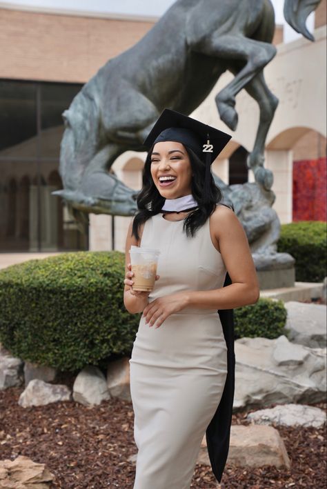 Master Degree Outfit, Master Degree Graduation Outfit, Masters Degree Grad Pics, Graduation Outfit Ideas Graduate School, Graduation Outfit Masters Degree, Graduation Dress Masters, Masters Graduation Dress Ideas, Graduation Outfit Ideas Masters Degree, Graduate Degree Photo Shoot