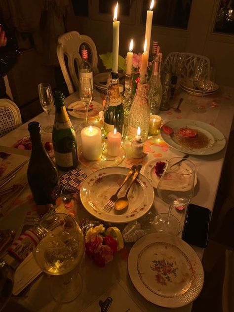 Rate This dinner party ideas From ⭐1~10. SAVE & FOLLOW i will update everyweek. Christmas Evening Ideas, Cosy Dinner Party, Candle Lit Dinner Party Aesthetic, Candlelight Dinner Aesthetic, Candle Lit Birthday Dinner, Candlelight Dinner Party, Candle Dinner Aesthetic, Candlelit Dinner Aesthetic, Candle Dinner Party