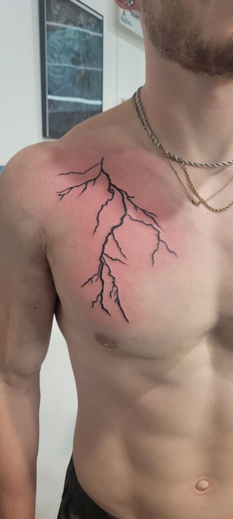 Thunder Tattoo Chest, Lighting Tattoo Chest, Lightning Tattoo Collar Bone, Tattoo Ideas For Men Lightning, Rib Lightning Tattoo, Lightening Tattoo Back, Chest Lightning Tattoo, Lightning Tattoos For Men, Lightning Tattoo Ribs