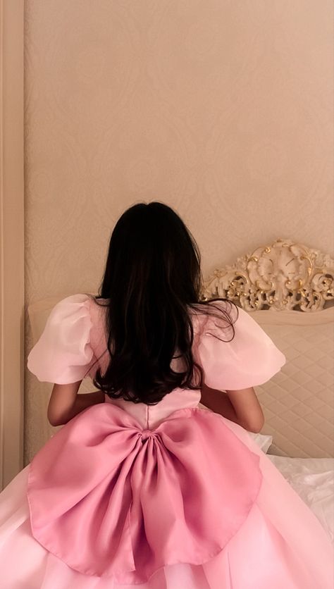 Poofy Sleeve Pink Dress, Pink Dress Aesthetic Birthday, Pink Long Puffy Sleeve Dress, Pink Fluffy Short Dress, Princess Core Dress Aesthetic, Cute Dresses Pink Girly, Princess Dress Aesthetic Pink, Short Pink Puffy Dresses, Pink Princesscore Aesthetic