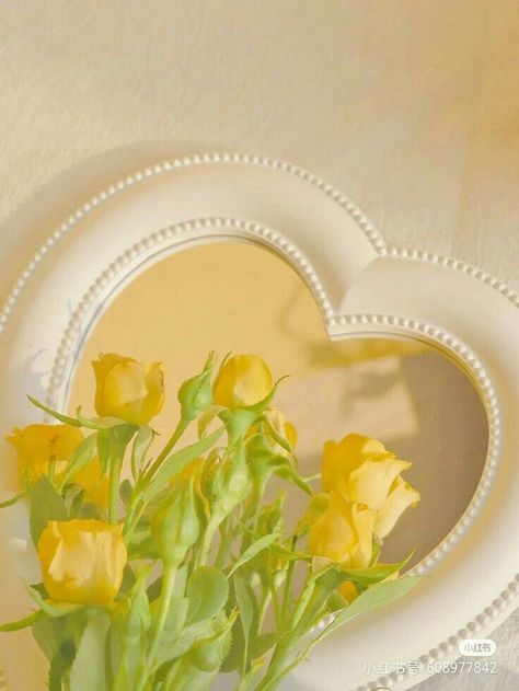 yellow flowers aesthetic Yellow Vibes Aesthetic, Yellow Spring Aesthetic, Kuning Aesthetic, Yellow Aesthetic Images, Yellow Pastel Aesthetic, Yellow Aesthetic Icon, Pastel Yellow Aesthetic Wallpaper, Amarillo Aesthetic, Soft Yellow Aesthetic