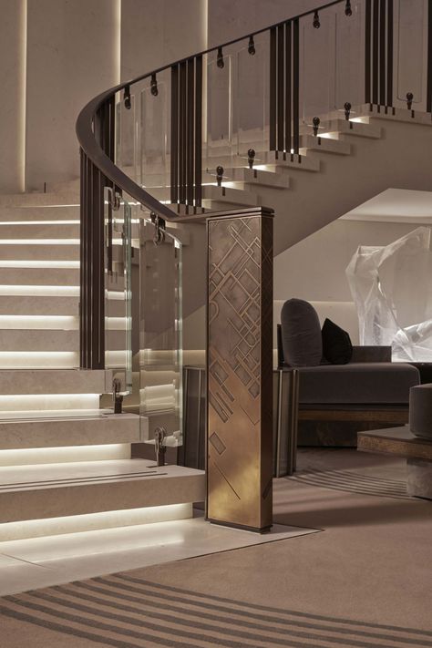 درابزين السلم, Luxury Stairs, Staircase Interior Design, Luxury Staircase, Modern Stair Railing, Staircase Design Modern, Staircase Railing Design, Stairs Design Interior, تصميم داخلي فاخر