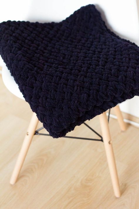 Welcome New Baby, Chunky Knit Throw Blanket, Knitted Pouf, Newborn Blanket, Knit Baby Blanket, Blue Baby Blanket, Gifts For Expecting Parents, Knit Rug, Pram Blanket