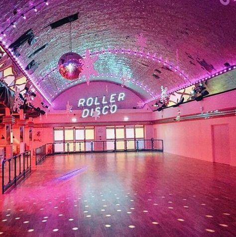 Roller Disco skating rink. It would be a blast to have a skating disco party and relive your childhood. Bar Restaurant Design, Disco Aesthetic, Roller Skating Rink, Small Restaurant Design, San Myshuno, Industrial Room, Roller Rink, Roller Disco, 80s Aesthetic