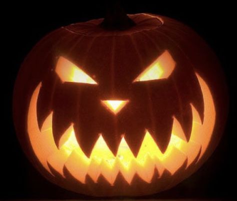 Scary Pumpkin Designs, Scary Halloween Pumpkins, Halloween Pumpkin Carving Stencils, Scary Pumpkin Carving, Evil Pumpkin, Pumpkin Halloween Costume, Easy Pumpkin Carving, Amazing Pumpkin Carving, Pumpkin Designs