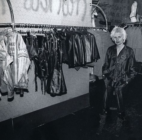 Vivienne Westwood seditionaries Punk Store, Punk Subculture, Fashion History Timeline, Punk Glam, Blitz Kids, 70s Punk, Modern Punk, Swinging London, Punk Scene