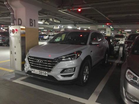 2019 #Hyundai #Tucson (facelift) spotted in a parking lot Car Park, Cars, Brazil, Hyundai Tucson, Parking Lot, Tucson, New Cars, South Korea, Suv Car