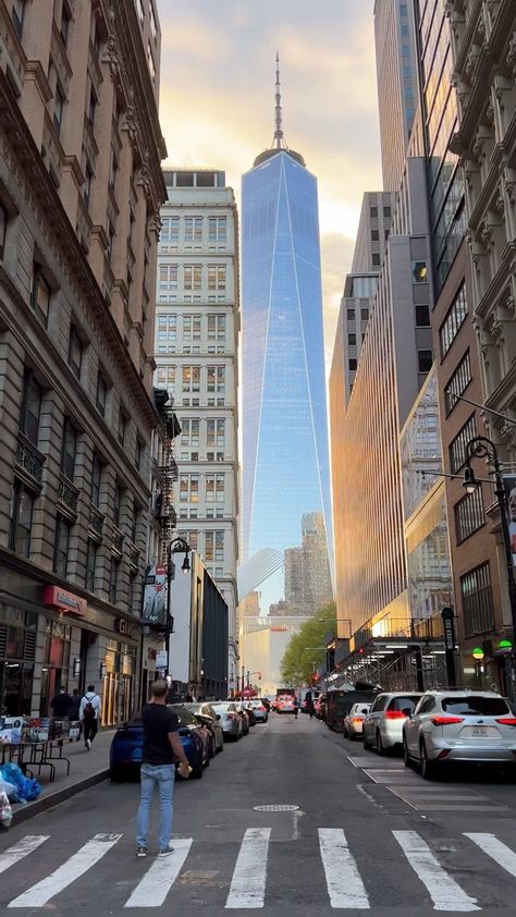 Nyc Buildings Aesthetic, Nyc Street Aesthetic, New York Street Aesthetic, America Street, Newyork Life, Nyc Life Aesthetic, New York Sunset, Nyc Buildings, Nyc Streets