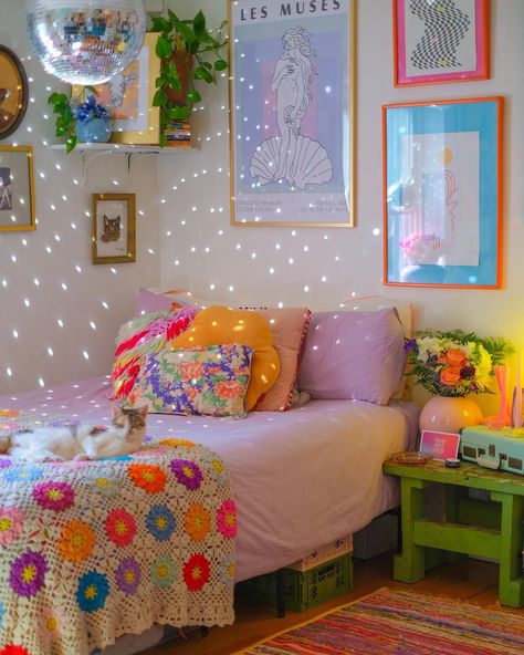 From the crochet blanket and pastel bedding, to the disco ball and gallery wall, we're here for every detail of @leeeuuh 's cheerful, maximalist bedroom 🪩 #myrealhome #colormadetheroom #maximalistinteriors #colorfulhomedecor #bedroomdecor Pastel, Maximalist Bed, Disco Bedroom, Maximalist Decor Bedroom, Groovy Bedroom, Chill Room Ideas, Maximalist Bedroom, To The Disco, Pastel Bedding