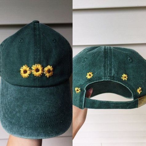 Yellow Flowers Embroidery, Diy Hat Embroidery, Embroidery Caps Ideas, Cap Embroidery Ideas, Hat Embroidery Diy, Hat Embroidery Ideas, Embroidery On Cap, Cap Aesthetic, Haft Vintage