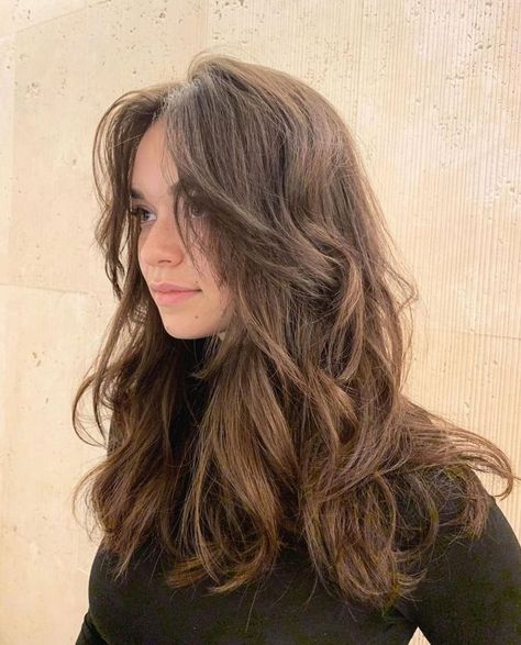 Naturally Wavy Hair Cuts, Gothic Chic, Hairstyles For Layered Hair, Wavy Haircuts, Natural Wavy Hair, Haircuts For Wavy Hair, Long Hair With Bangs, Haircuts For Long Hair, Long Wavy Hair