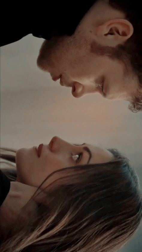 Klaus And Hailey, Klaus Mikaelson And Hayley Marshall, Hayley The Originals, The Orignals, Hayley And Klaus, Harry Potter Book Covers, Klaus From Vampire Diaries, Klaus The Originals, Manchester City Wallpaper