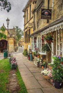 Telegram: Contact @BeautifulUniverse11 English Cottage Exterior, The Cotswolds England, English Cottage Interiors, Chipping Campden, Country Living Uk, British Cottage, England Aesthetic, Cotswolds Cottage, Cotswold Villages