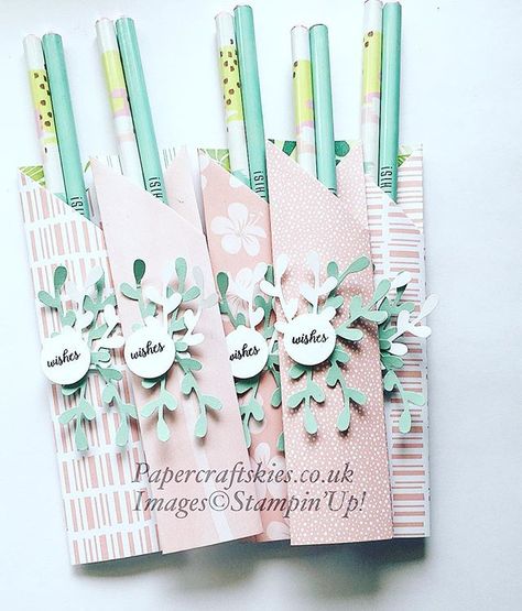 Pencil envelopes, well chopstick covers, cute little gifts made for our team retreat last weekend 💕#papercraftskies #papercraft #origami #stampinup #stampinupuk #stampinupdemonstrator #paperaddict #paperlove #papergifts Diy Pen Gift Wrap, Pen Gifting Ideas, Pencil Wrapping Ideas, Pen Wrapping Ideas, How To Wrap A Pen As A Gift, Pen Gift Wrapping Ideas, Pencil Gift Ideas, Pen Gift Ideas, Cute Pencil Holder