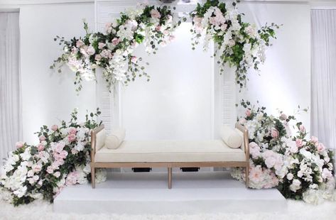 Wedding Reception Table Decorations Diy, Pelamin Kahwin, Wedding Ceremony Table, Wedding Dais, Mini Pelamin, Nikkah Ceremony, Nikah Decor, Majlis Perkahwinan, Wedding Stage Backdrop