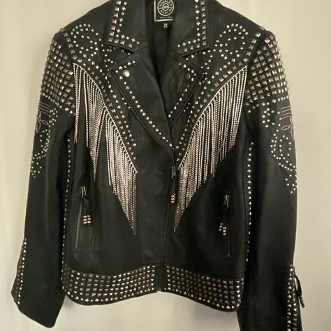 Spring Sale Dont Miss Double D Ranch ‘’ Rhinestone Cowboy Nashville Collection ‘’ 2020 Unisex . 100 % Sheep , Fully Lined . Hook ,Eye Closures . Zippers At End Of Sleeves . ‘’The Word Cowboy ‘’ At Top Back Of Jacket .,Tons Of Fringed Crystal Drippings Front , Back And Sleeves .. Size 2x Unisex .. Dont Miss This Glitz And Glamore Iced Crystals Covered Jacket , A Total Babe To Go Out On The Town In Dont Miss Your Grail , Wont Last , Just Gorgeous And Glitzy Glitzy Shiny Dripping With Crystals .. G Black Rhinestone Jacket, Cowboy Glam, King Clothes, Black Alpaca, Rhinestone Jacket, Rhinestone Cowboy, Cowboy Jacket, Double D Ranch, Nashville Style