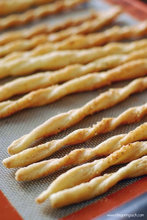 Italian Breadsticks Recipe, Italian Breadsticks, Breadsticks Easy, Italian Bread Sticks, Breadsticks Recipe, Gunny Sack, Bread Sticks Recipe, Bread Sticks, Fry Bread