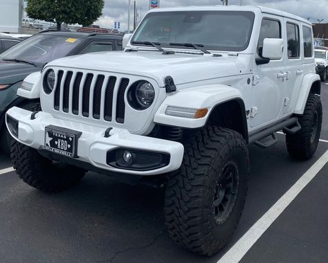 Jeep Wrangler High Altitude, Jeep Wrangler Sahara Unlimited, White Jeep Wrangler, White Wrangler, Jeep Sahara, Dream Cars Range Rovers, Jeep Things, White Jeep, Cars Jeep