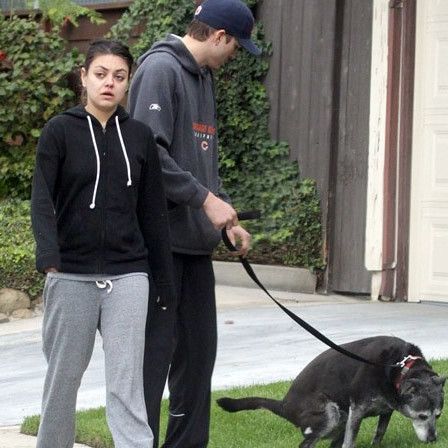 10 Pictures Of Mila Kunis Without Makeup Mila Kunis Color Analysis, Mika Kunis Hair, Mila Kunis No Makeup, Mila Kunis Eye Makeup, Mila Kunis Casual, Mila Kunis Outfits, Mila Kunis Without Makeup, Mila Kunis Short Hair, Mika Kunis