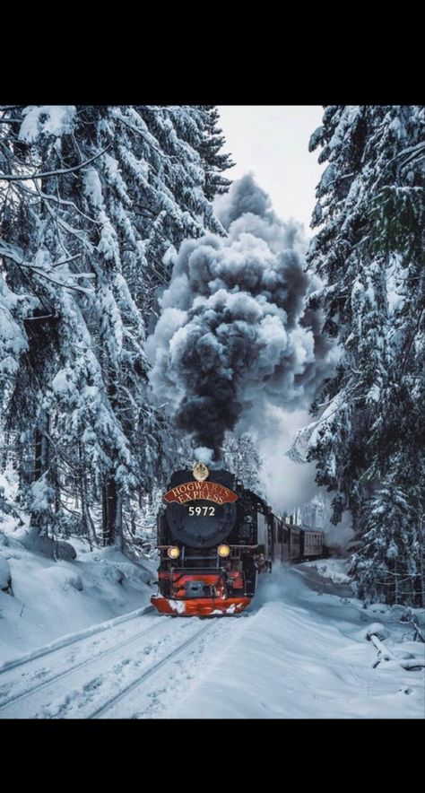 Not really the Hogwarts train but I wanted to create a Harry Potter Christmas themed for my phone Harry Potter Hotel, Hogwarts Train, Harry Potter Train, Steam Trains Photography, Hogwarts Express Train, Winter Drawings, Hogwarts Christmas, Christmas Phone Wallpaper, Photography Jobs