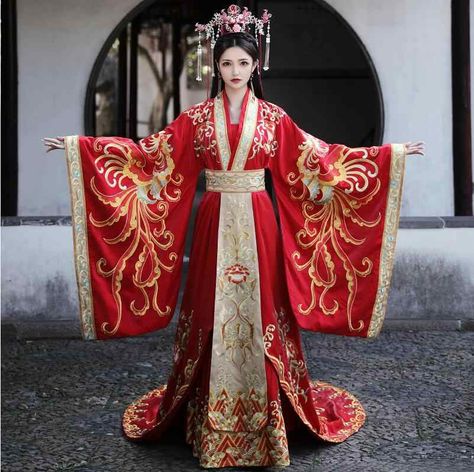 Ancient China Clothing, Chinese Wedding Dress Traditional, Chinese Kimono, Traditional Chinese Wedding, Ancient Dress, Chinese Traditional Dress, Ancient Chinese Clothing, Chinese Wedding Dress, Ancient Chinese Dress