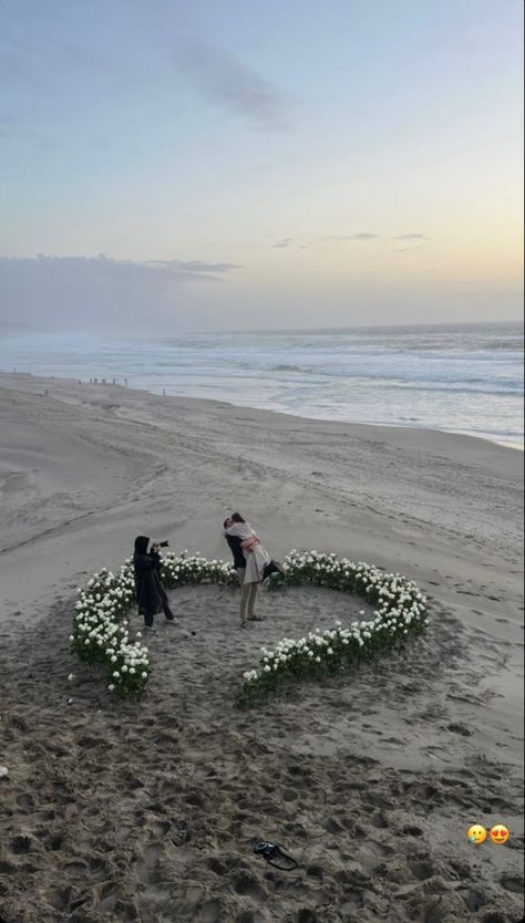 #proposal #proposalinspiration #engagement #romantic #beach #beachphotoideas #photography #photoshoot #photooftheday #photo #rose #roses #flowers #goalsetting #1 #tiktok #aesthetic #2023 #wedding #weddingideas #weddingplanning #weddingflowers #floral #floralart #proposalinspiration #mood #moodboard Proposal Pictures Aesthetic Beach, Fancy Proposal Ideas, Proposal On The Beach Ideas, Wedding Proposal Aesthetic, Flowers Engagement Decoration, Getting Proposed To, Proposal Ideas Engagement Beach, Winter Beach Proposal, Secluded Proposal