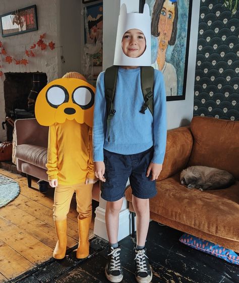 Adventure Time costumes Halloween Tigerlilly Quinn Jake the Dog Finn the Human Jake The Dog Costume, Finn And Jake Costume, Finn Adventure Time Costume, Finn The Human Costume, Adventure Time Halloween Costumes, Adventure Time Costumes, Adventure Time Halloween Costume, Finn Cosplay, Finn Costume