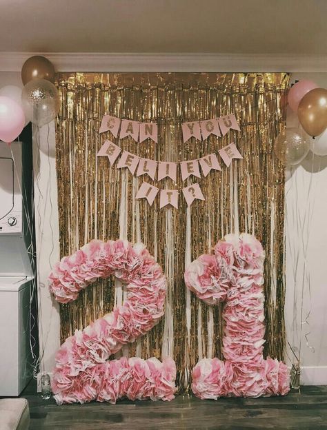 23 Best 21st Birthday Ideas For A Memorable Day - Its Claudia G 21st Party Decorations, Kartu Ulang Tahun Diy, 21 Party, 21st Birthday Girl, Pink And Gold Birthday, Pink And Gold Birthday Party, 21st Bday Ideas, Ballon Party, 21st Birthday Decorations