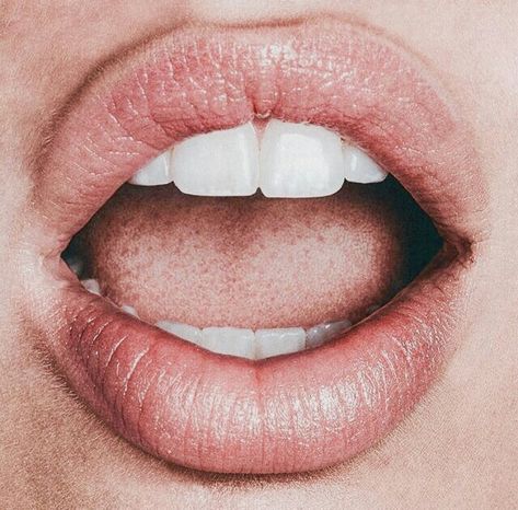 Mouth Anatomy, Great Aesthetic, Great Wallpapers, Blondie Girl, Blonde Aesthetic, Lips Photo, Ig Highlights, Aglio Olio, Lip Gloss Colors