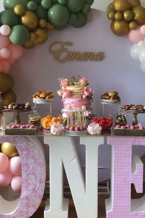 1st Birthday Party Table Decorations, Birthday Cake Table Ideas, First Birthday Dessert Table, Girl 1st Birthday Cake, Pink 1st Birthday Party, 1 Year Birthday Party Ideas, Pink 1st Birthday, 1st Birthday Cake For Girls, Table Birthday