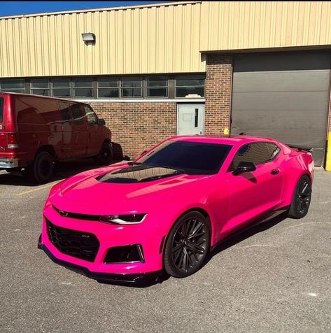 Pink Camaro Zl1, Girly Camaro, Black And Pink Camaro, Nice Cars For Women Affordable, Camaro Pink, Pink Camaro, Gta 5 Online Cars, Wallpaper Gta, Baddie Cars